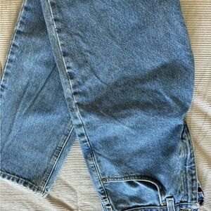 Carhartt Blue Relaxed Jeans with Classic Denim Appeal